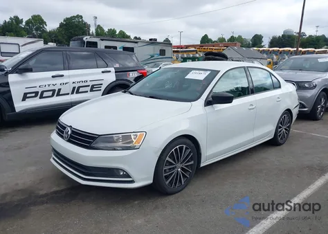 2016 Volkswagen Jetta 1.8T Sport из США, поврежденный, VIN 3VWD17AJ3GM228366